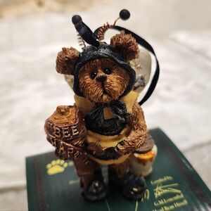 Boyds Bears & Friends Bearstone Collection Sunny Buzzby Ornament
